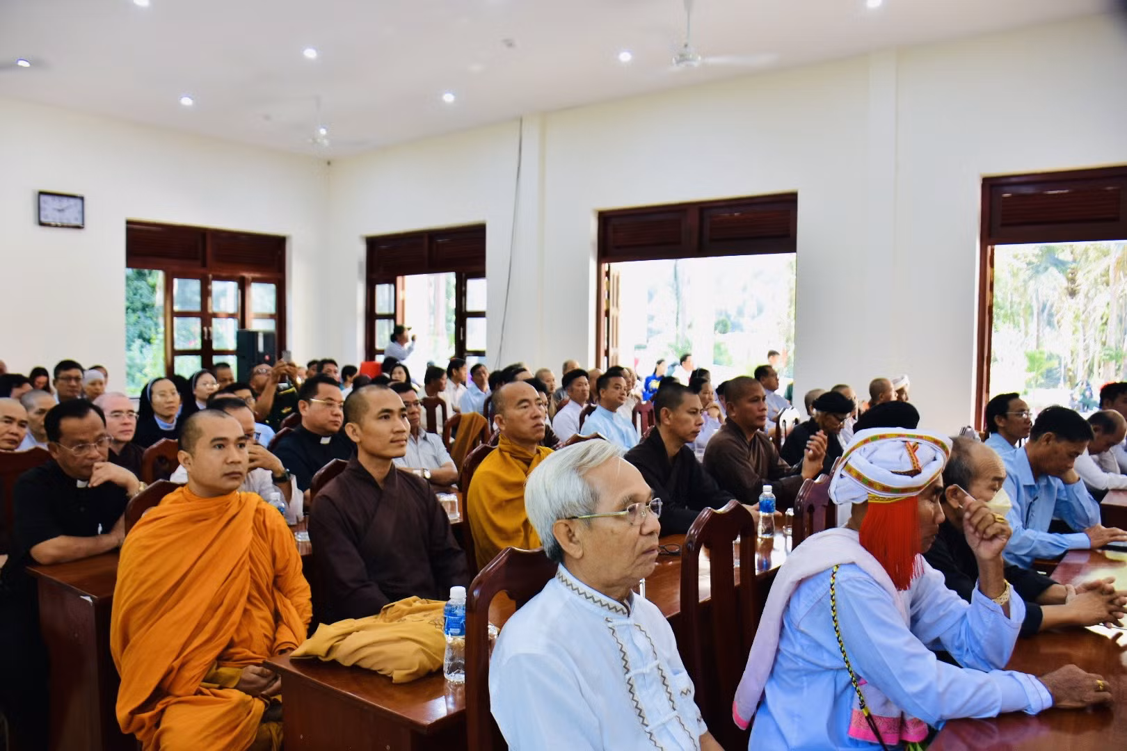 Bình Thuận gặp mặt các chức sắc tôn giáo, người có uy tín trong đồng bào các dân tộc ảnh 3