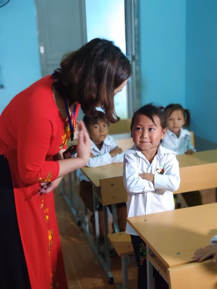 Nhà xuất bản Giáo dục Việt Nam tặng SGK cho trẻ em có hoàn cảnh khó khăn tại tỉnh Hà Giang ảnh 4