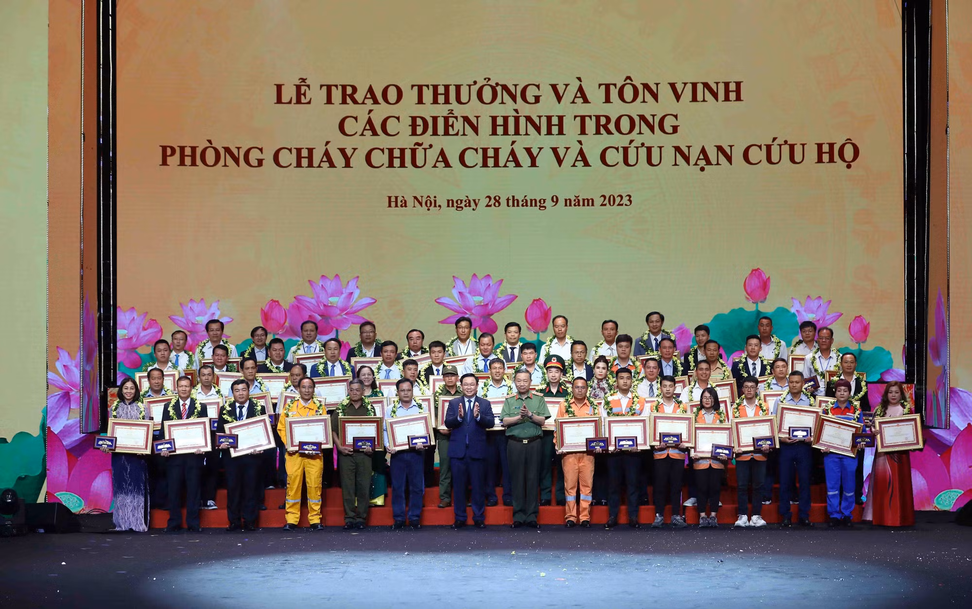 Chủ tịch Quốc hội Vương Đình Huệ dự Chương trình Phát động toàn dân phòng cháy, chữa cháy và cứu nạn, cứu hộ ảnh 5