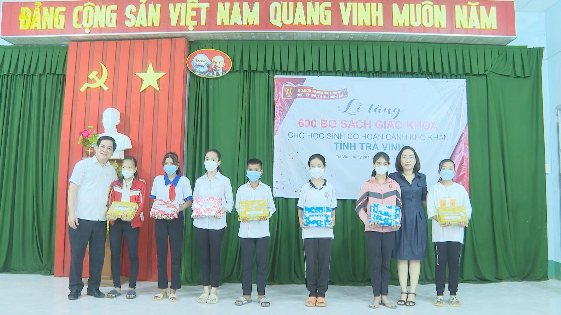 Nhà xuất bản Giáo dục Việt Nam hoàn thành tập huấn giáo viên sử dụng sách giáo khoa lớp 3, 7 và 10 ảnh 3