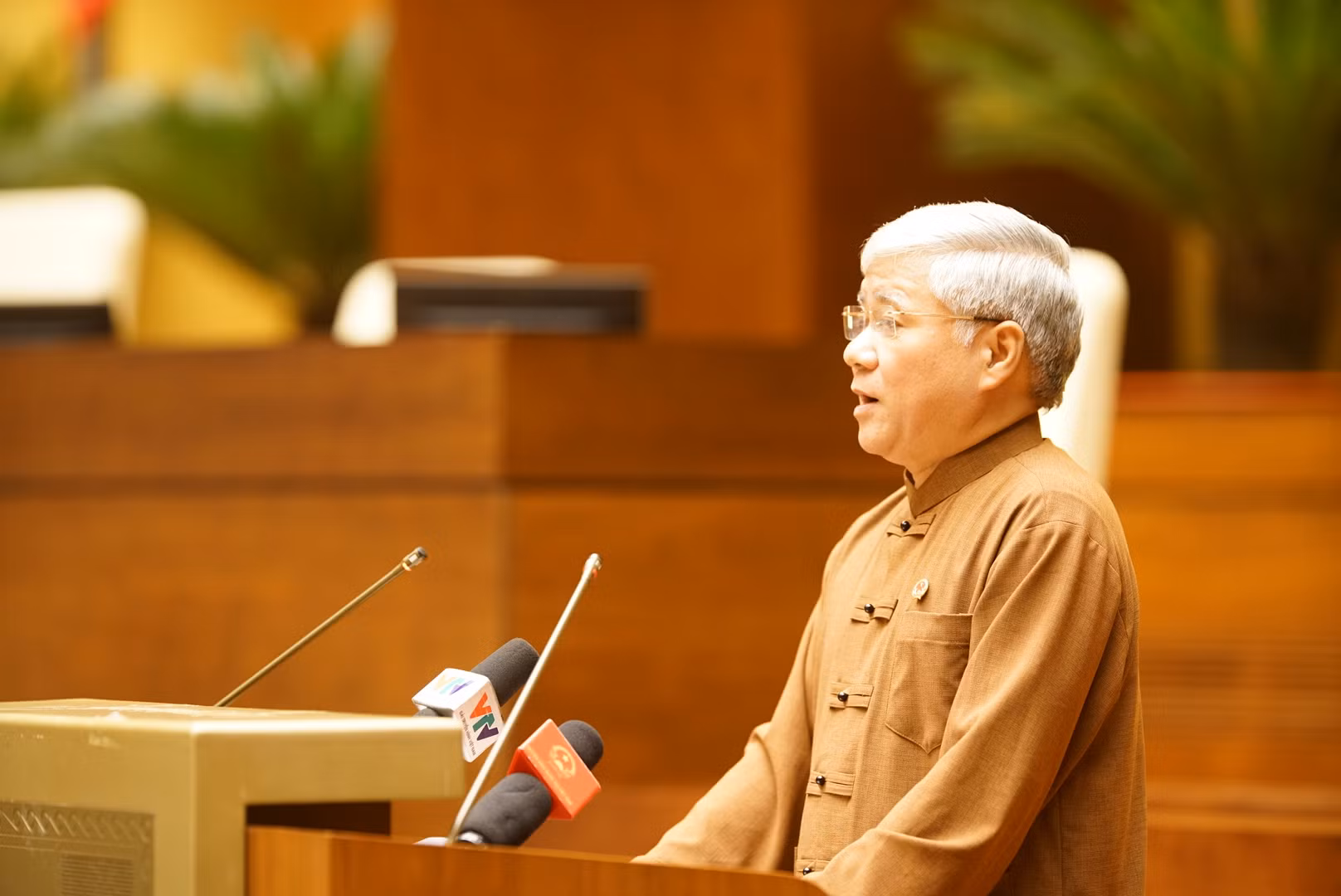 Chủ tịch Quốc hội Nguyễn Thị Kim Ngân gặp mặt Đoàn đại biểu dự Đại hội đại biểu toàn quốc các dân tộc thiểu số Việt Nam lần thứ II ảnh 2