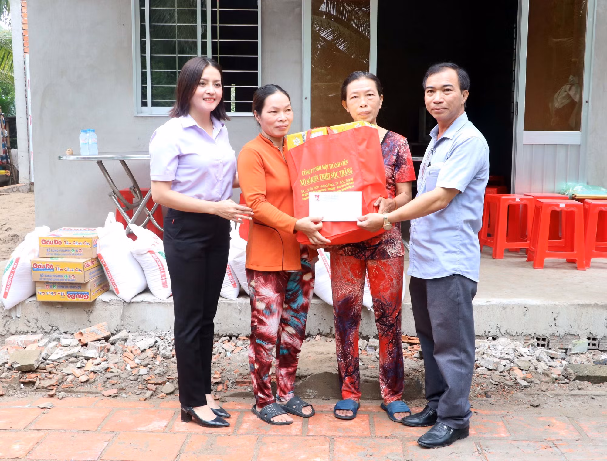 Thông tấn xã Việt Nam chung tay hỗ trợ nạn nhân bị ảnh hưởng chất độc da cam tại Sóc Trăng ảnh 4