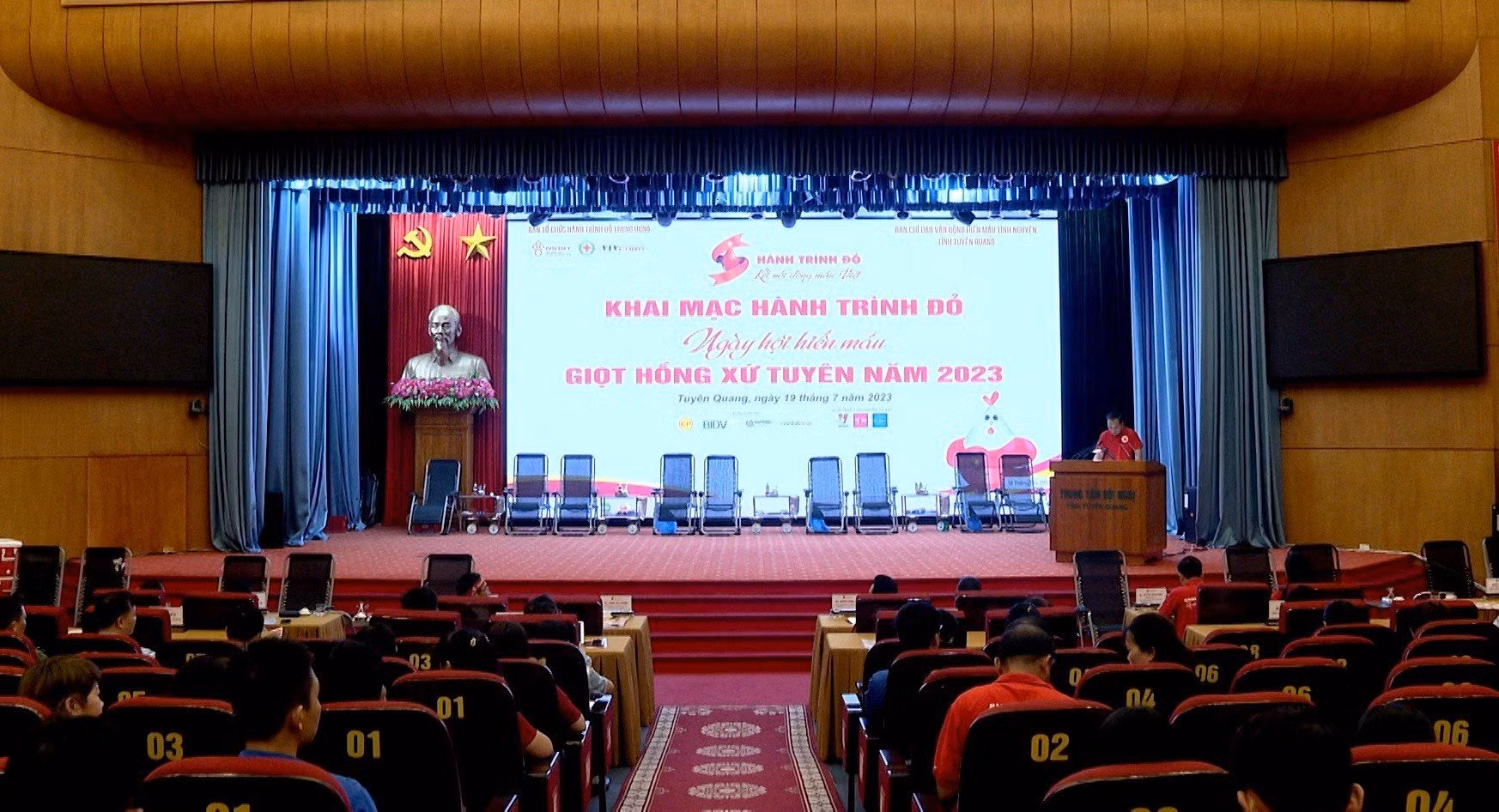 Quang cảnh Khai mạc ngày hội hiến máu “Giọt hồng xứ Tuyên” 2023. Ảnh: Thu Huyền