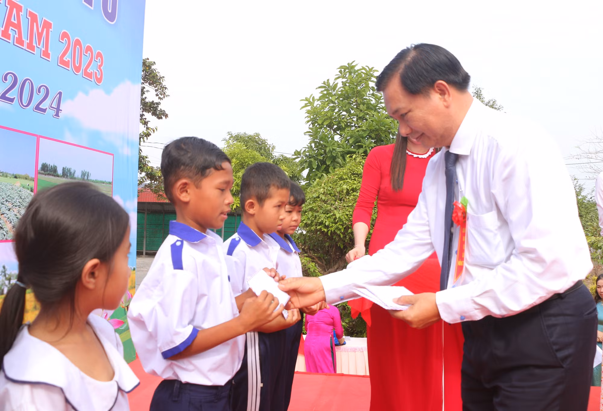 Xã đông người dân tộc Khmer nhất Sóc Trăng đạt chuẩn nông thôn mới ảnh 1