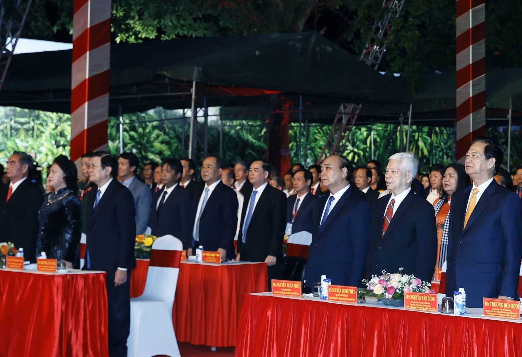 Chủ tịch nước Nguyễn Xuân Phúc dự Lễ Kỷ niệm 200 năm Ngày sinh Danh nhân Nguyễn Đình Chiểu ảnh 2