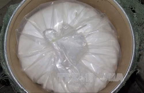 Tang vật dùng để sản xuất ma túy được thu giữ. Ảnh: TTXVN phát
