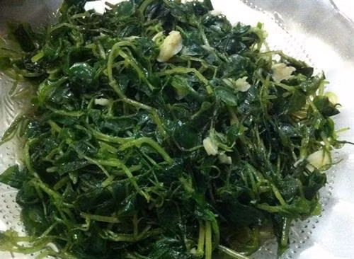 Bất ngờ món ăn ngon chữa bệnh từ rau càng cua ảnh 2