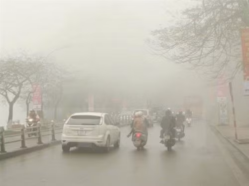 Bắc Bộ và Bắc Trung Bộ sáng có sương mù, vùng núi rét đậm. Ảnh: TTXVN