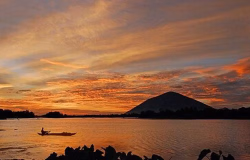 Vẻ quyến rũ của “vịnh không sóng” Hồ Dầu Tiếng ảnh 6