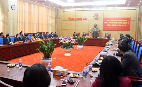Quang cảnh buổi làm việc. Ảnh: Tá Chuyên – TTXVN