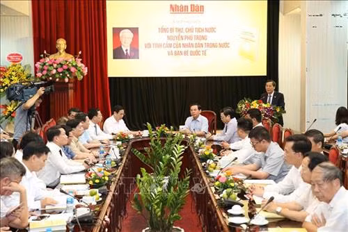 Quang cảnh Lễ ra mắt sách. Ảnh: Phương Hoa - TTXVN