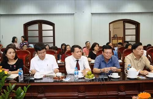 Lãnh đạo Bộ, ban, ngành tới dự Lễ ra mắt sách. Ảnh: Phương Hoa - TTXVN
