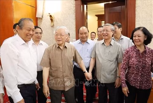 Tổng Bí thư, Chủ tịch nước Nguyễn Phú Trọng và các đại biểu tham dự cuộc họp. Ảnh: Trí Dũng – TTXVN