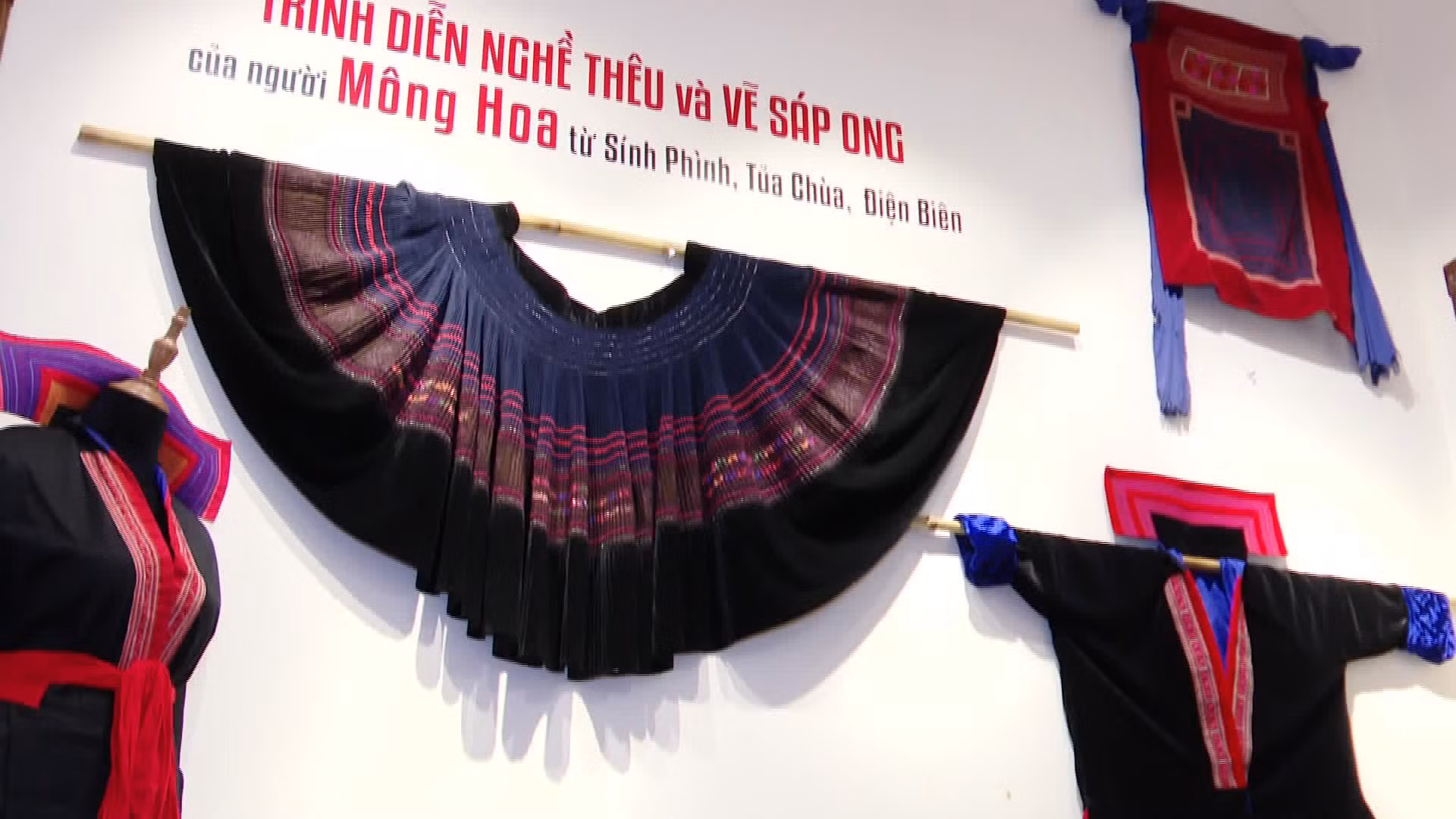 Bảo tồn nghề thêu truyền thống và vẽ sáp ong của người Mông Hoa tỉnh Điện Biên