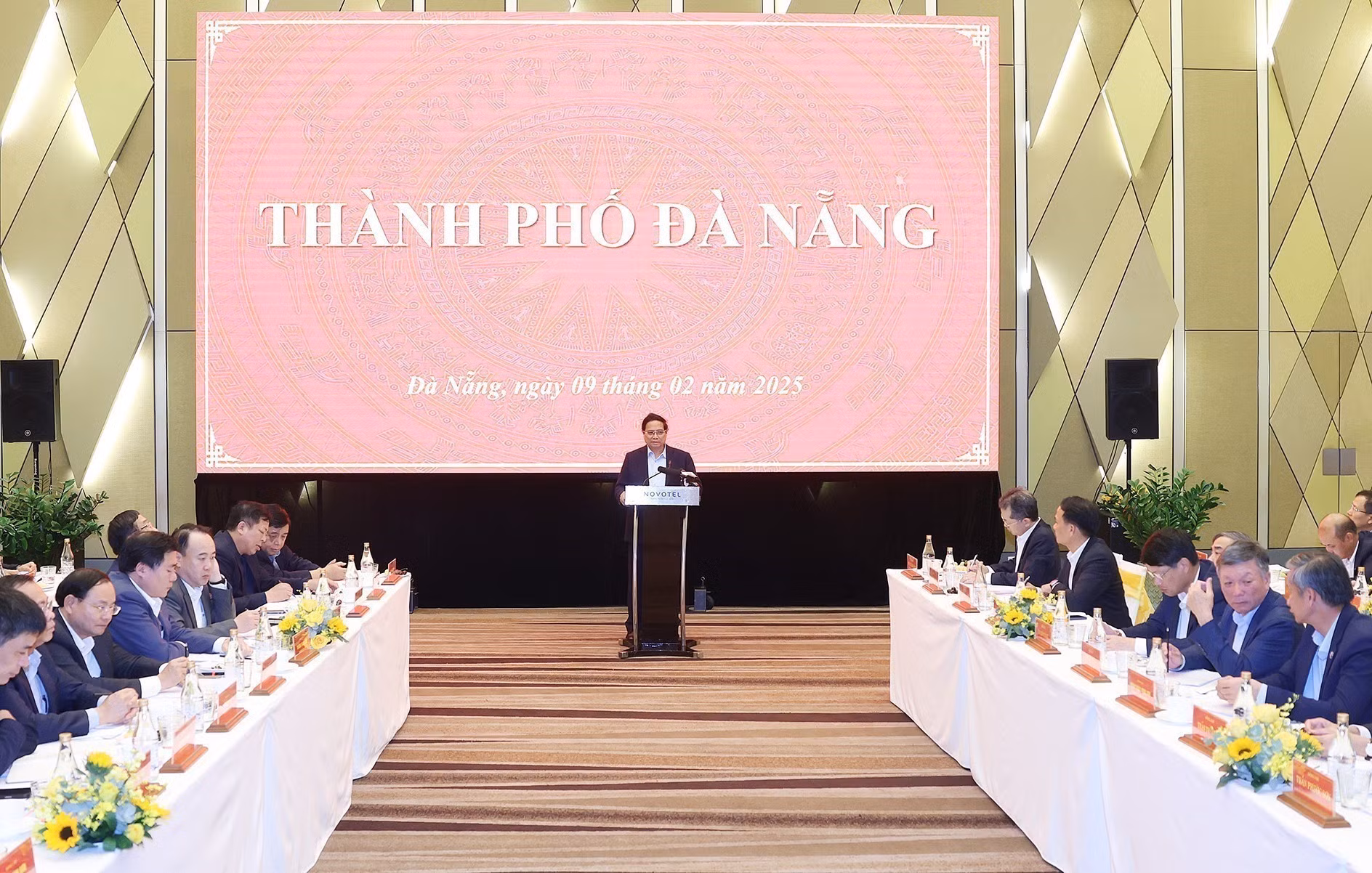 Tháo gỡ khó khăn, góp phần giúp Đà Nẵng tăng trưởng 2 con số