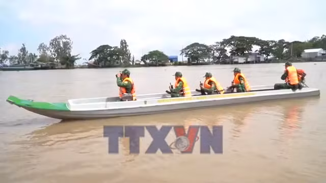 Ba tỉnh biên giới tăng cường đấu tranh với thuốc lá nhập lậu