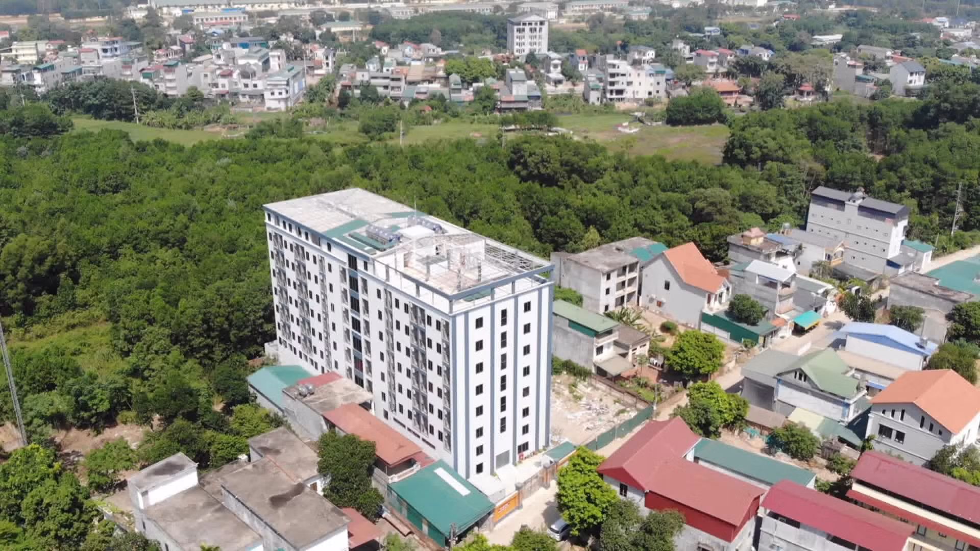 Khẩn trương nghiên cứu đánh thuế bất động sản bỏ không
