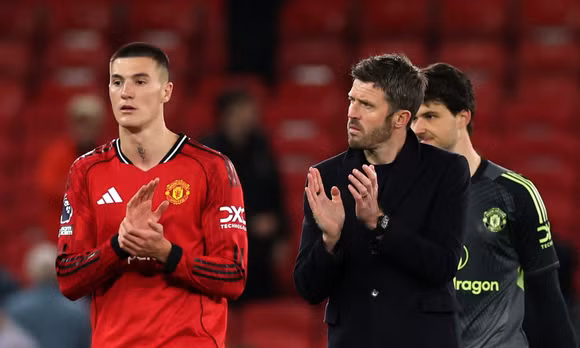 Chelsea - MU: Thử thách quan trọng đối với Carrick