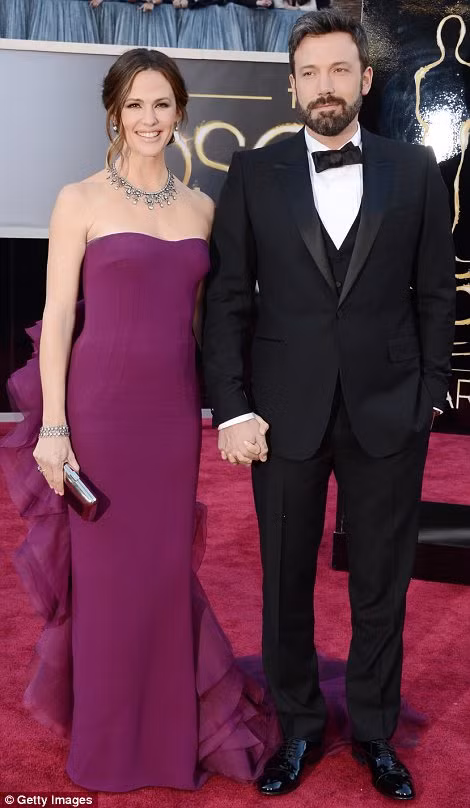 Những bộ váy tuyệt đẹp tại Oscar 2013 ảnh 13