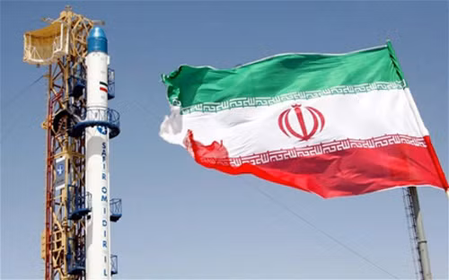 Iran chuẩn bị phóng 6 vệ tinh mới ảnh 1