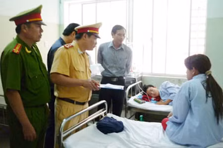 Tai nạn trên QL1A, 13 người thương vong ảnh 1