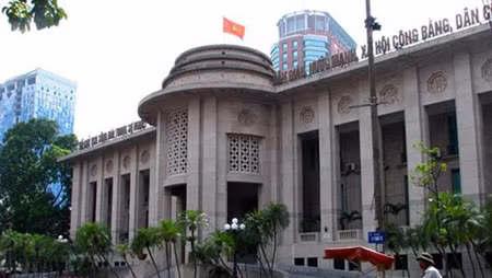 Ngân hàng Nhà nước sẵn sàng can thiệp để bình ổn thị trường ngoại tệ ảnh 1