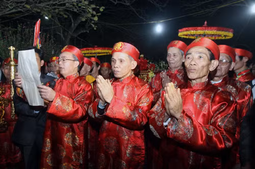 Xem lễ hội Khai Ấn đền Trần 2013 ảnh 3