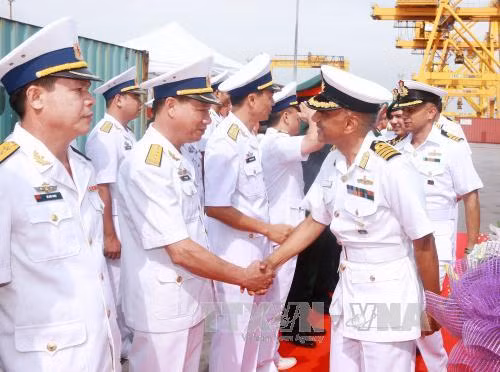 Tàu Hải quân Ấn Độ thăm thành phố Hải Phòng ảnh 2