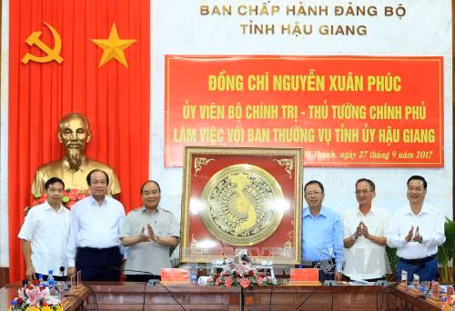 Thủ tướng Nguyễn Xuân Phúc làm việc với tỉnh Hậu Giang ảnh 2