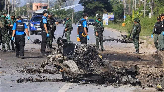 Liên tiếp đánh bom, phóng lựu đạn ở miền nam Thái Lan ảnh 1