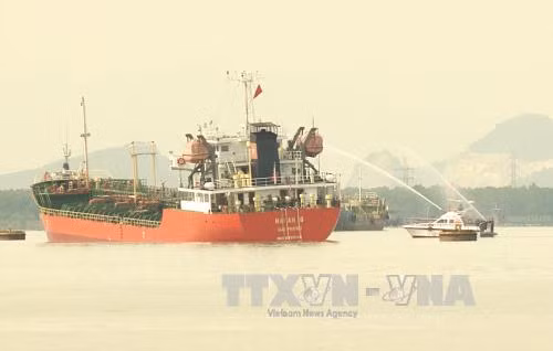 Hải Phòng khẩn trương xử lý hậu quả vụ nổ tàu chở hàng nghìn m3 xăng ảnh 2