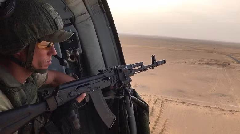 Sợ dính hỏa lực 'oan', Mỹ theo sát vị trí quân đội Nga tại Syria ảnh 1