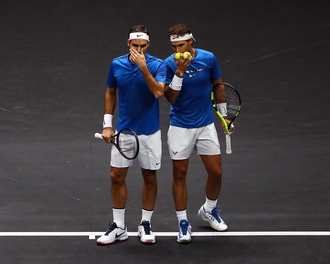 Không đồng điệu trong trận đánh đôi lịch sử, Nadal và Federer vẫn vui đùa cùng chiến thắng ảnh 6