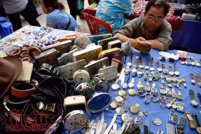 Đi chợ đồ cổ ở Sài Gòn dịp cuối tuần ảnh 5