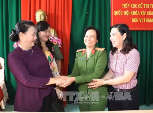 Chủ tịch Quốc hội tiếp xúc cử tri tại huyện Phong Điền, Cần Thơ ảnh 1