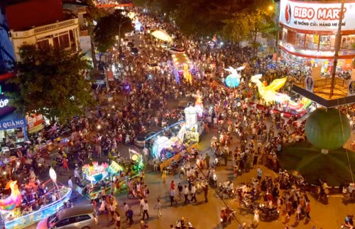 Thành Tuyên vào hội ảnh 1