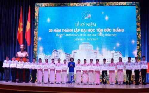 Phó Chủ tịch nước dự lễ kỷ niệm 20 năm thành lập Đại học Tôn Đức Thắng ảnh 2
