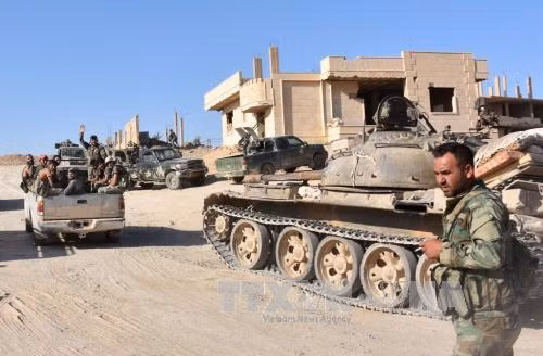 Quân đội chính phủ Syria giành lại hàng chục thị trấn từ tay IS ảnh 1