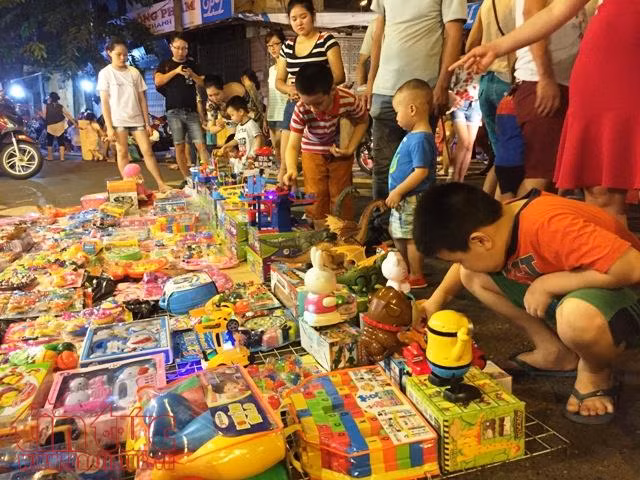 Đèn kéo quân, đầu lân Việt giành giật thị trường với hàng Trung Quốc ảnh 4