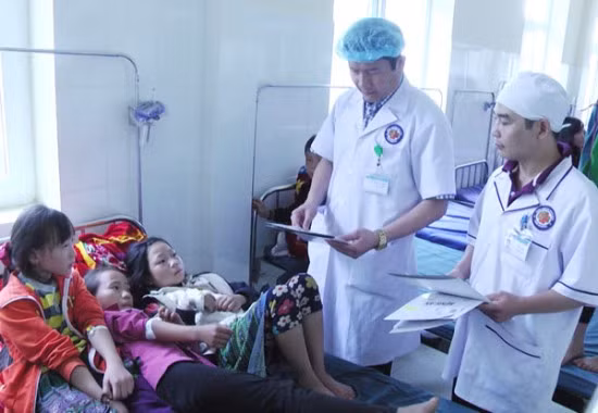 Lào Cai rà soát các bếp ăn trường học sau vụ 73 trẻ nghi ngộ độc thực phẩm nhập viện ảnh 1