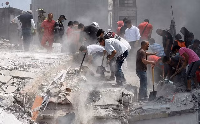 Cận cảnh sức tàn phá khủng khiếp của trận động đất kinh hoàng ở Mexico ảnh 1