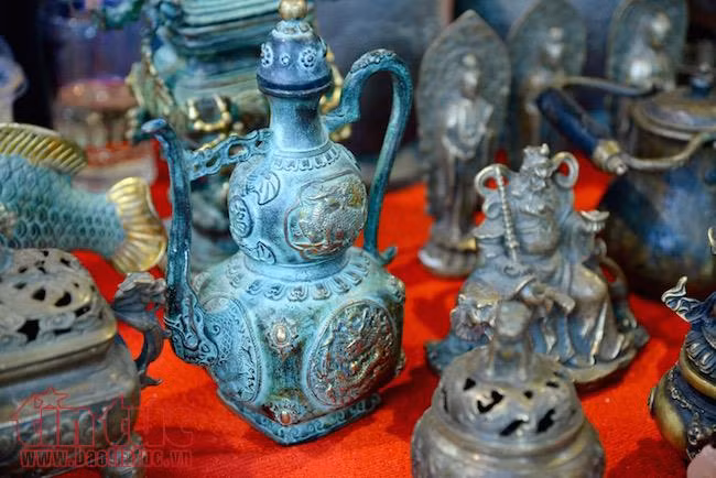 Đi chợ đồ cổ ở Sài Gòn dịp cuối tuần ảnh 7