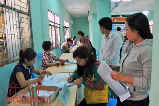 Giảm chi ngân sách, TP Hồ Chí Minh tinh giản 200 biên chế, công chức ảnh 1