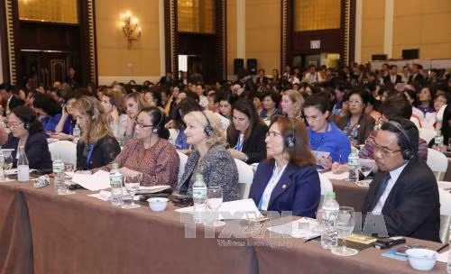 Phó Chủ tịch nước dự phiên khai mạc 'Đối thoại công - tư về Phụ nữ và Kinh tế' ảnh 2