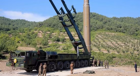 NATO chỉ trích hiệp ước cấm vũ khí hạt nhân của LHQ ảnh 1