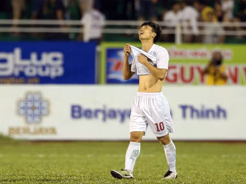 V.League 2017: Hoàng Anh Gia Lai 'khóc hận' phút bù giờ tại sân Thống Nhất ảnh 1