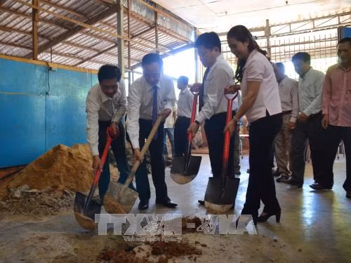 Hội người gốc Việt tại Campuchia xây trường học cho con em Việt kiều ở vùng xa ảnh 1