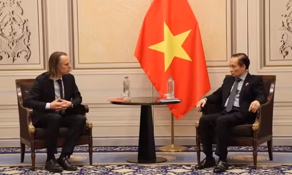Bộ trưởng Ngoại giao Lê Hoài Trung tiếp Phó Tổng Thư ký Đảng Lao động Bỉ
