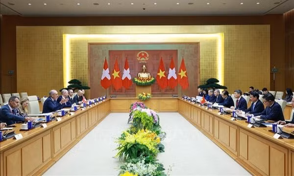 Thủ tướng Lê Minh Hưng hội kiến Tổng thống Thụy Sĩ