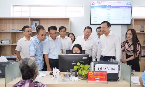 Hướng tới xây dựng chính quyền AI và đô thị thông minh
